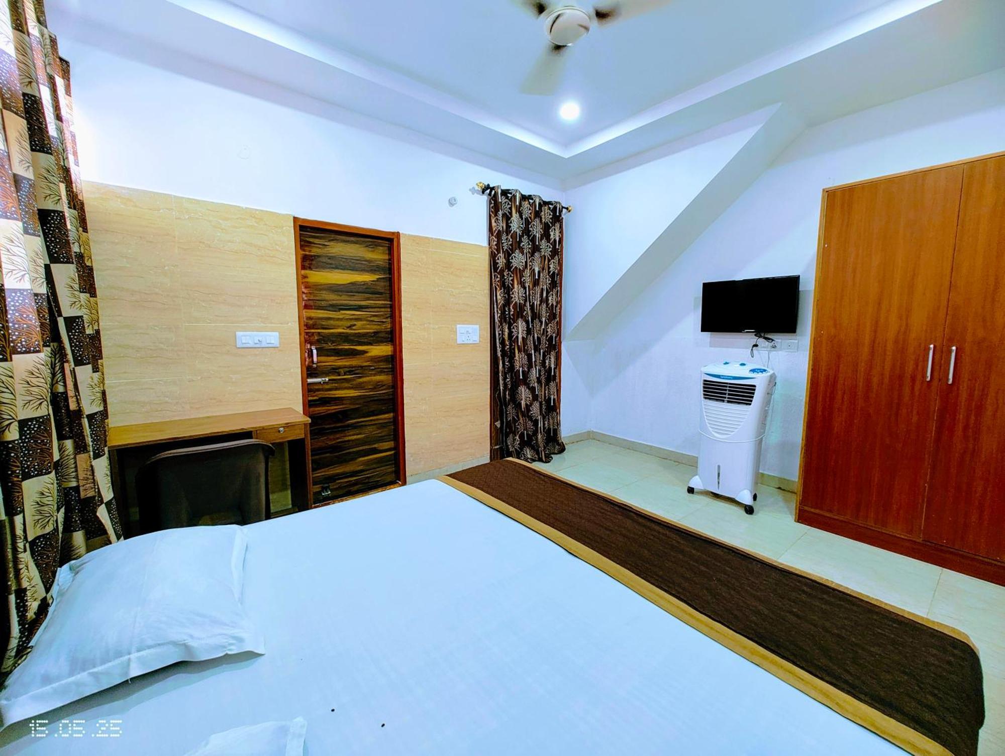 Hotel Yolo- Chandīgarh Exterior foto